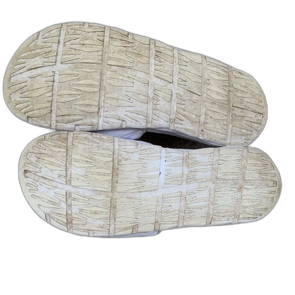 Nike White and Pink Slide Slip-On Athletic Sandals Size 11 - Picture 3 of 6